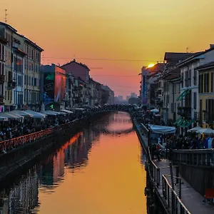steps-from-the-navigli-with-wifi-private-balcony.italymilanhotels.net/