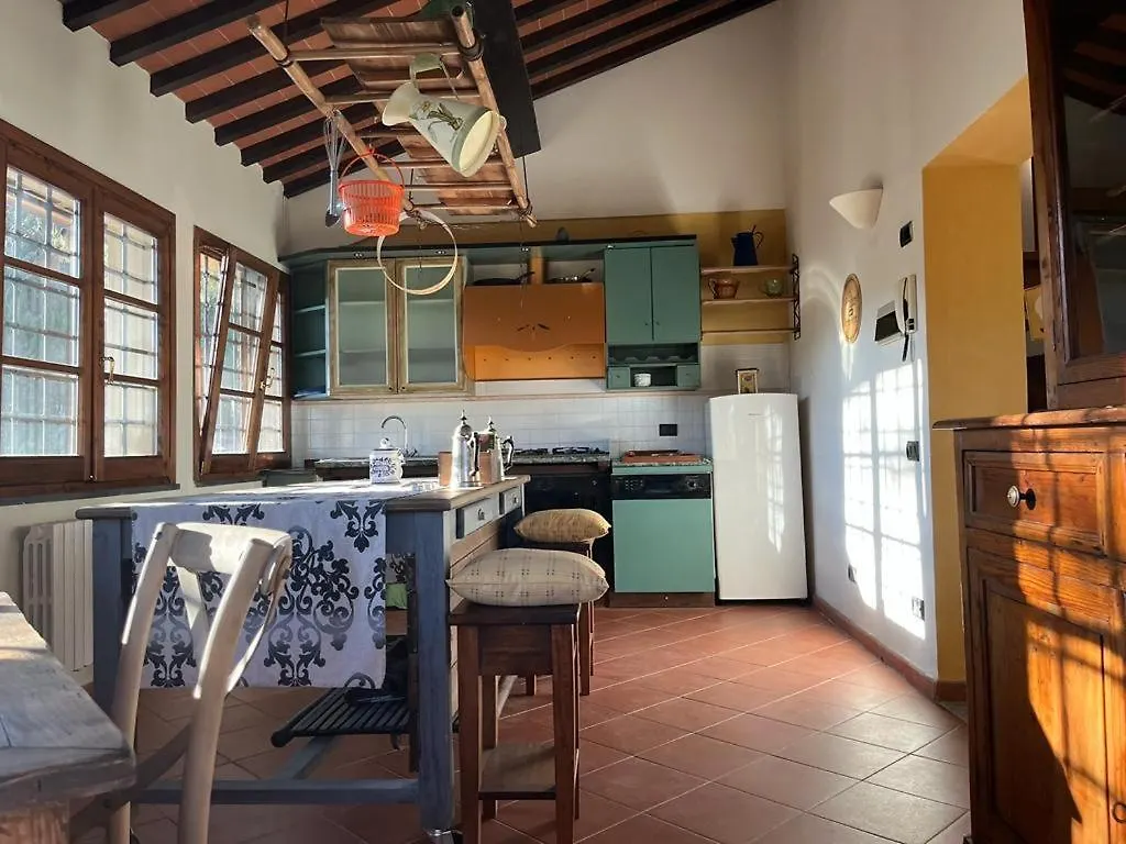مزرعة للإقامة فيلا Gatto Bianco Tizzauli مونتيزبيرتولي إيطاليا